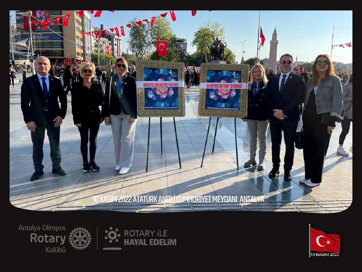 Antalya Cumhuriyet Anıtı Çelenk Sunumu