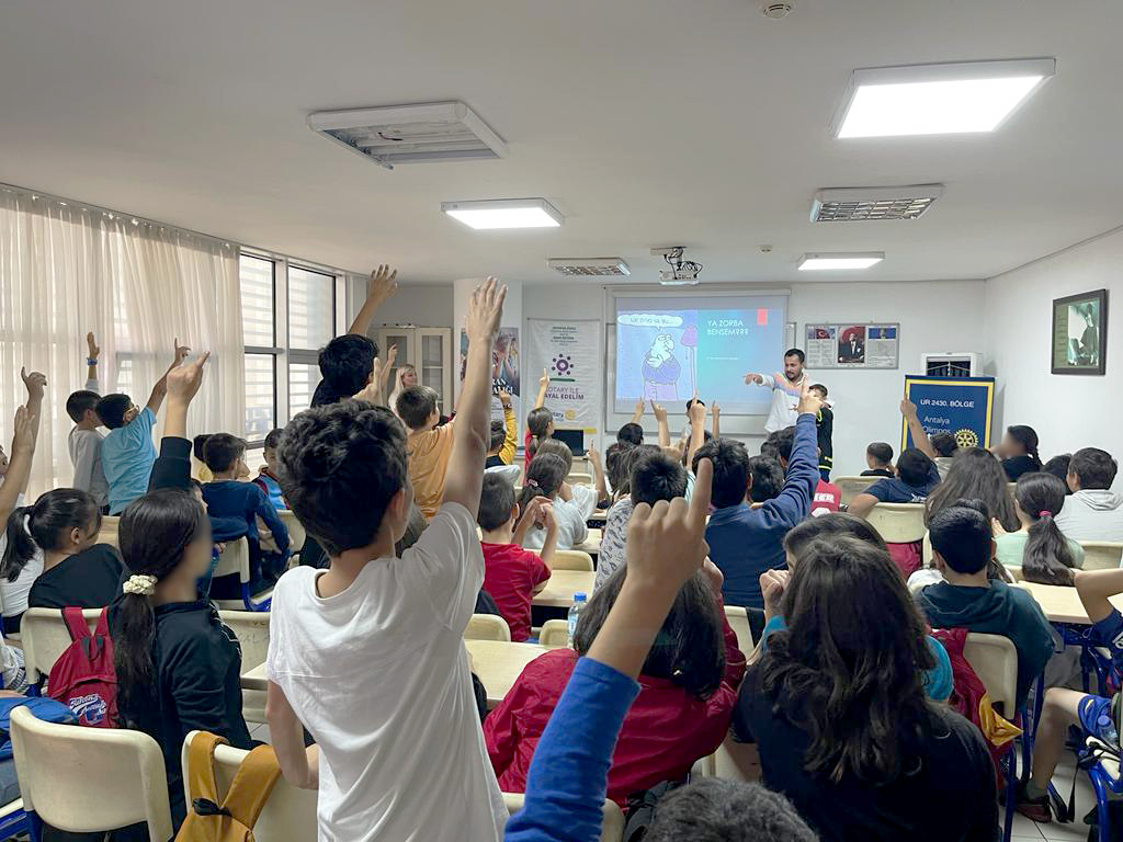 Akran Zorbalığı ve Siber Zorbalık Semineri