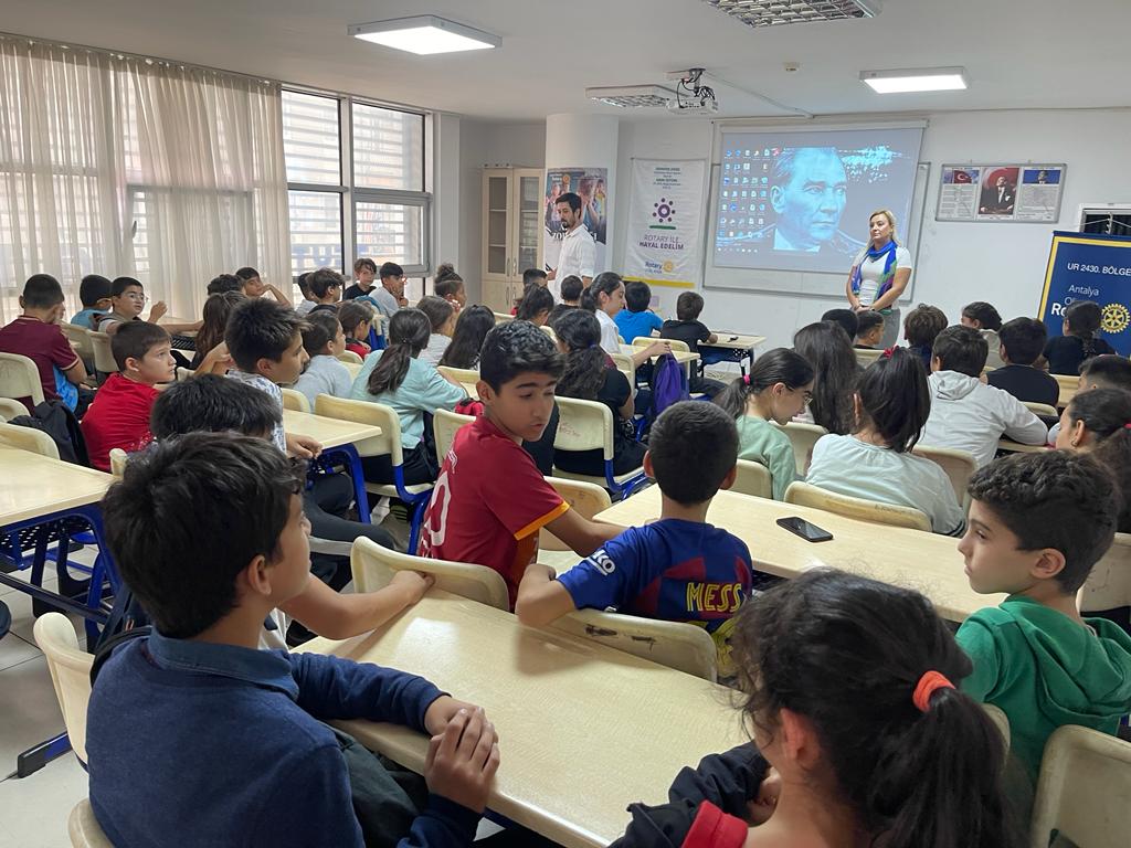 Akran Zorbalığı ve Siber Zorbalık Semineri