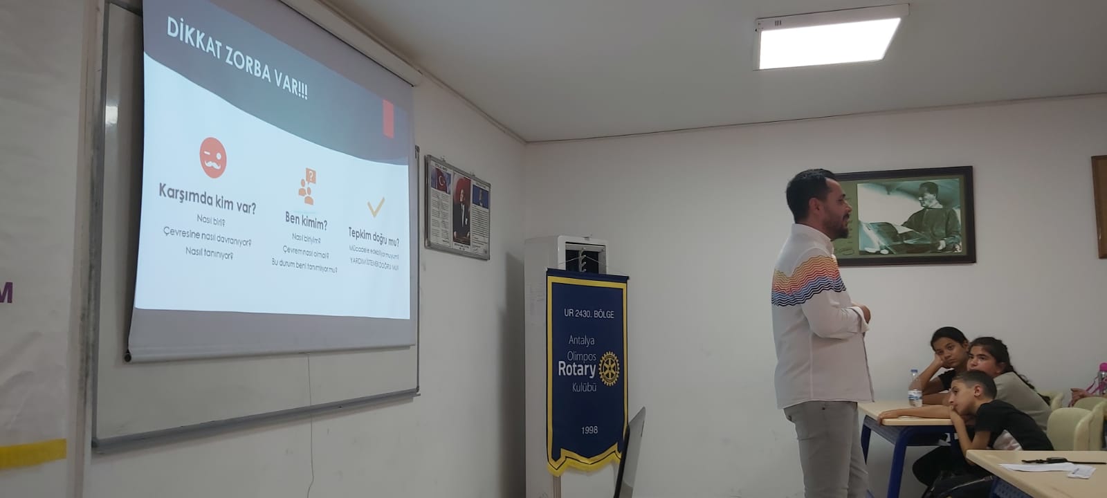 Akran Zorbalığı ve Siber Zorbalık Semineri