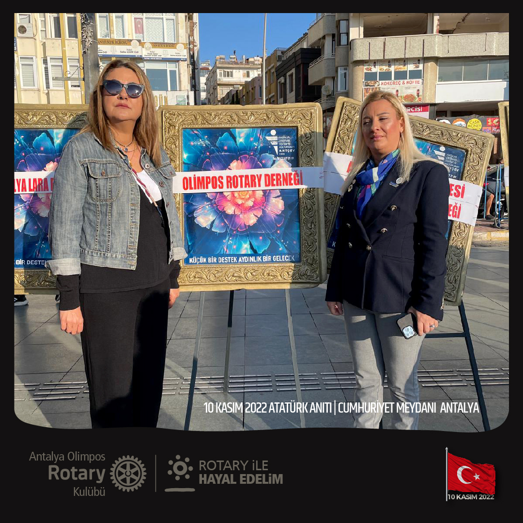 Antalya Cumhuriyet Anıtı Çelenk Sunumu